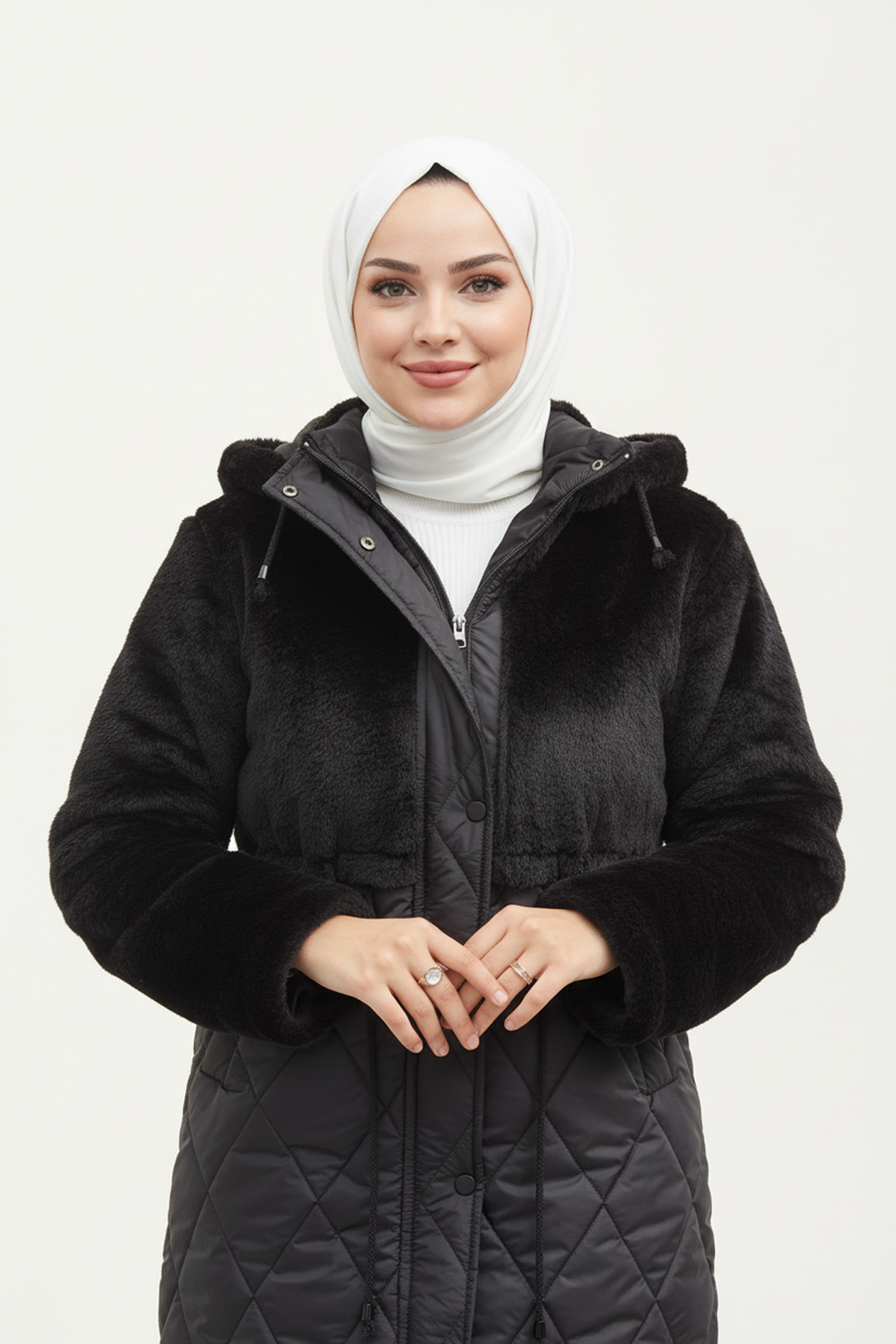 Kapüşonlu Kürklü Kapitone Mont Siyah