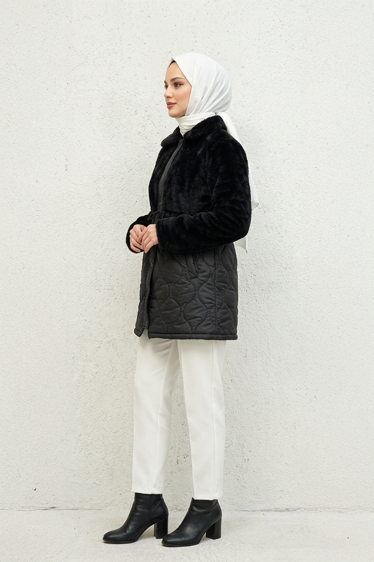 Kürk Detaylı Kapitone Mont Siyah