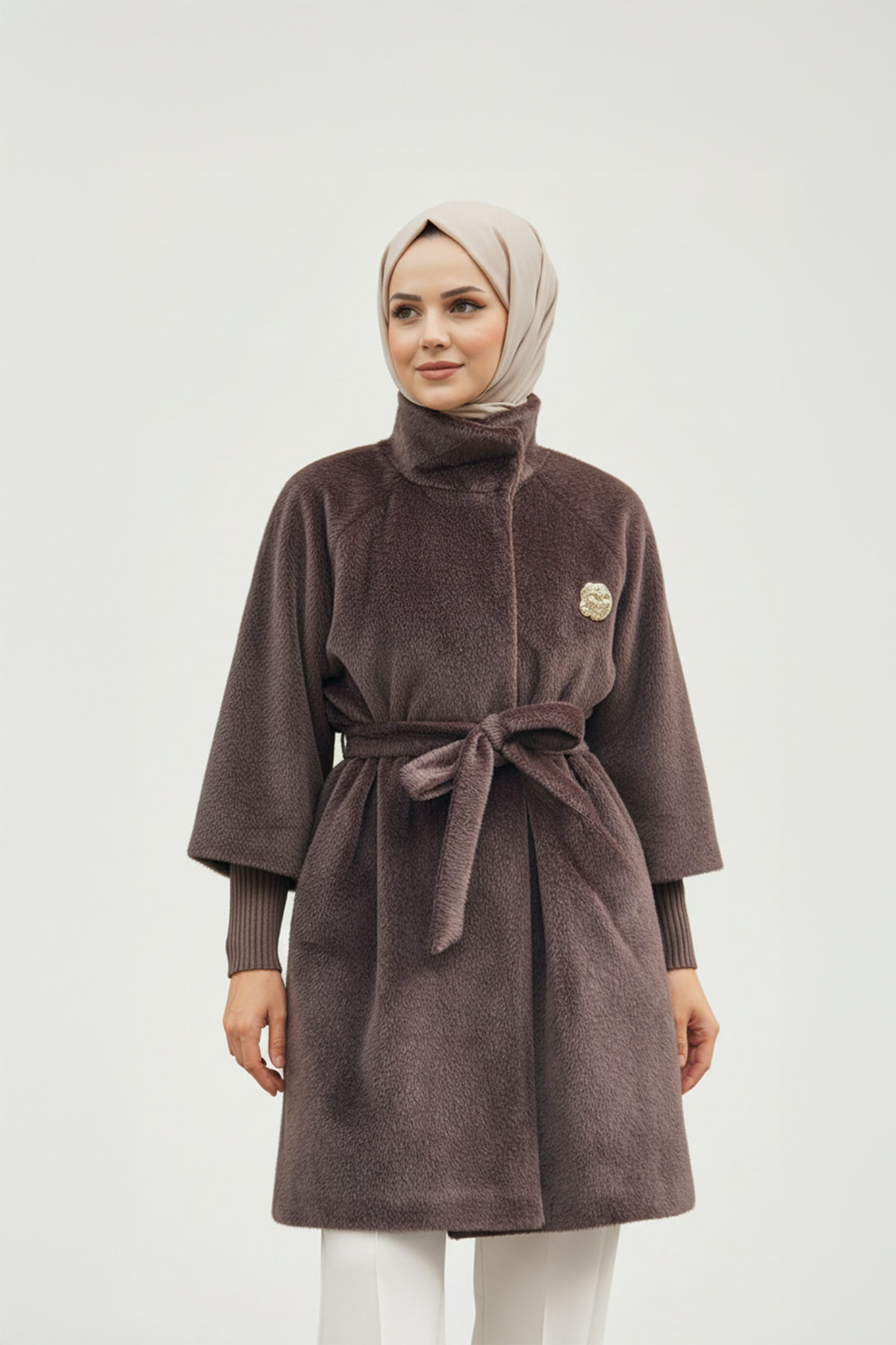 Broş Detaylı Kaşe Kumaş Kaban Kahve