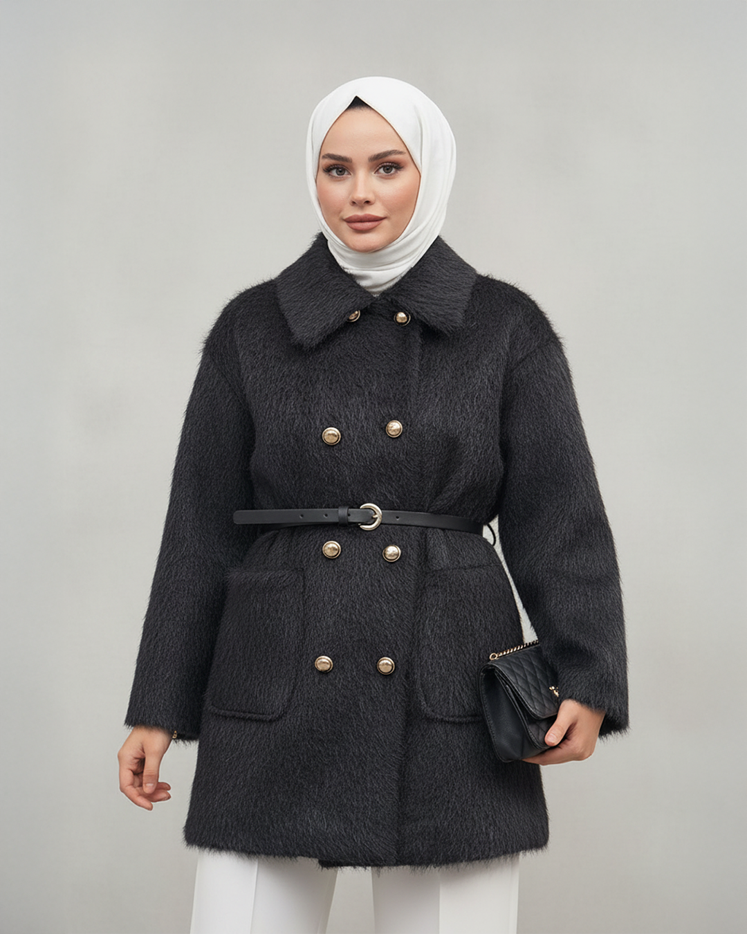 Tay Tüyü Gold Düğmeli Mont Siyah