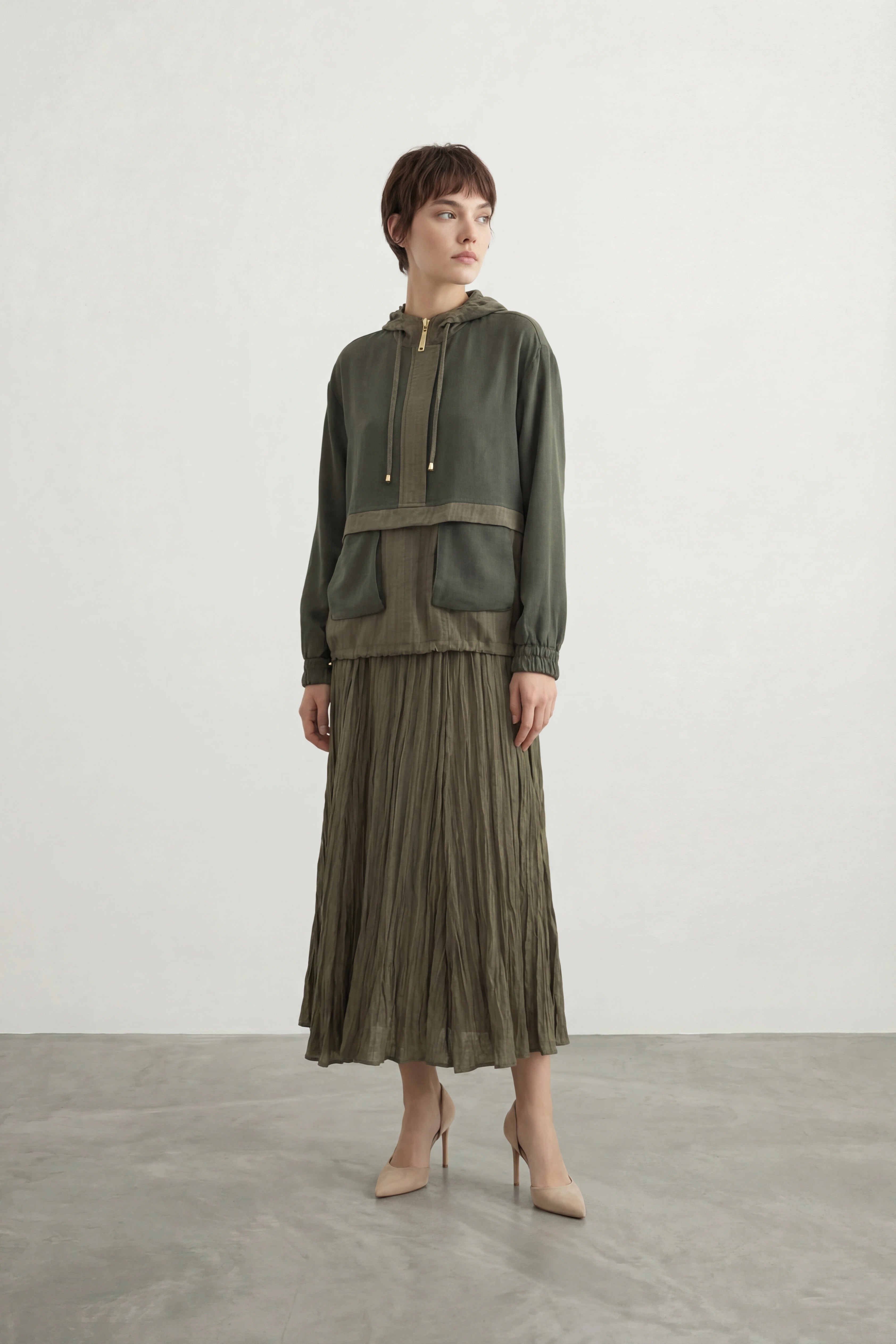 Torba Cepli Kapüşonlu Etekli Takım Haki