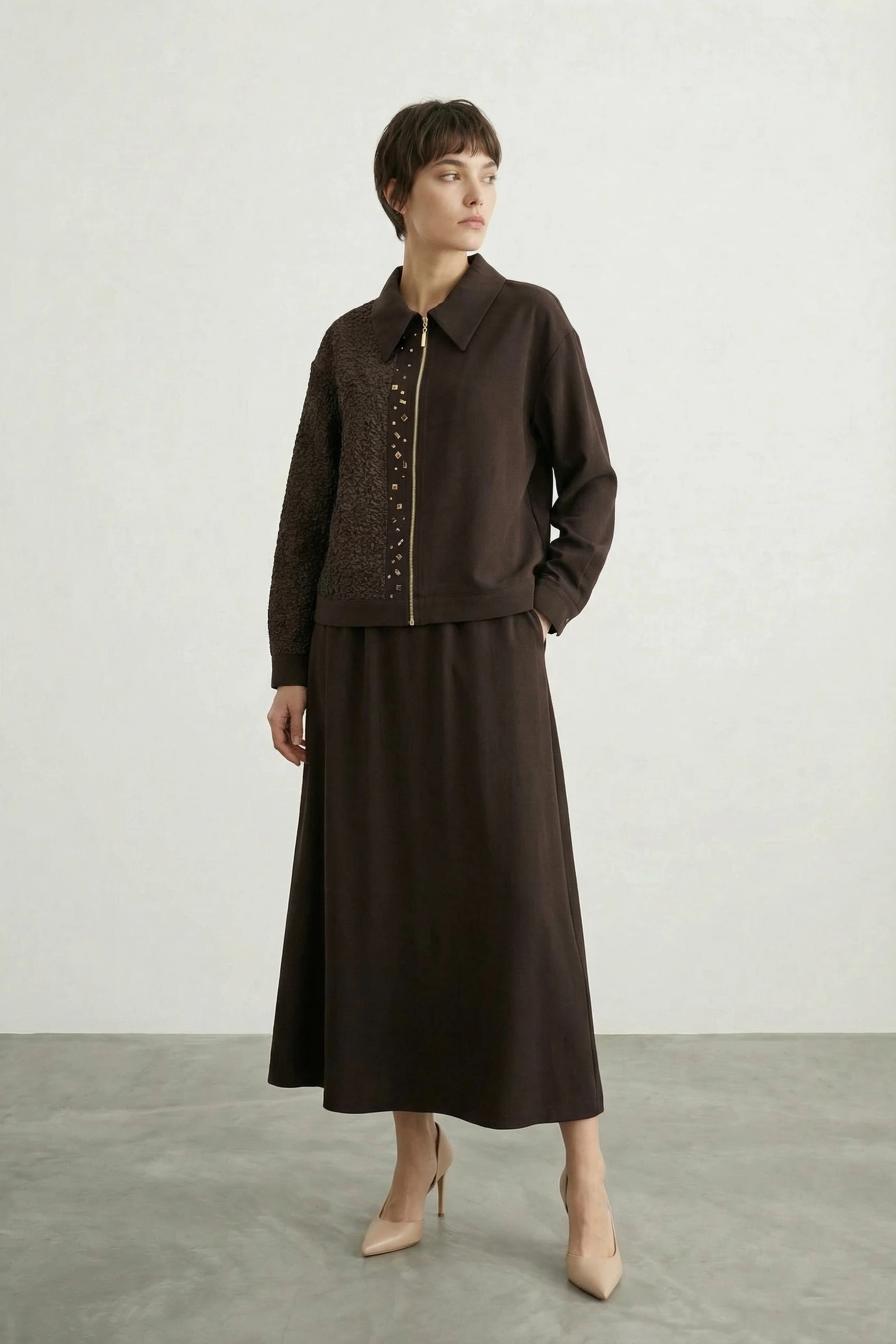 Taş İşlemeli Parlak Kumaş detaylı Qupra Kumaş Takım Kahverengi