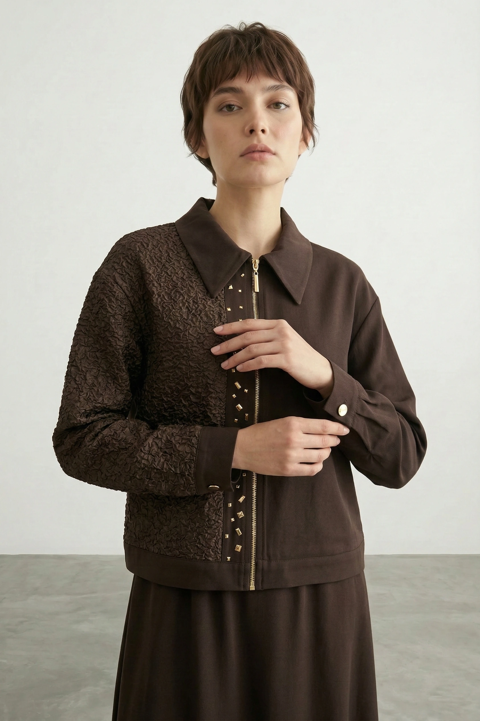 Taş İşlemeli Parlak Kumaş detaylı Qupra Kumaş Takım Kahverengi