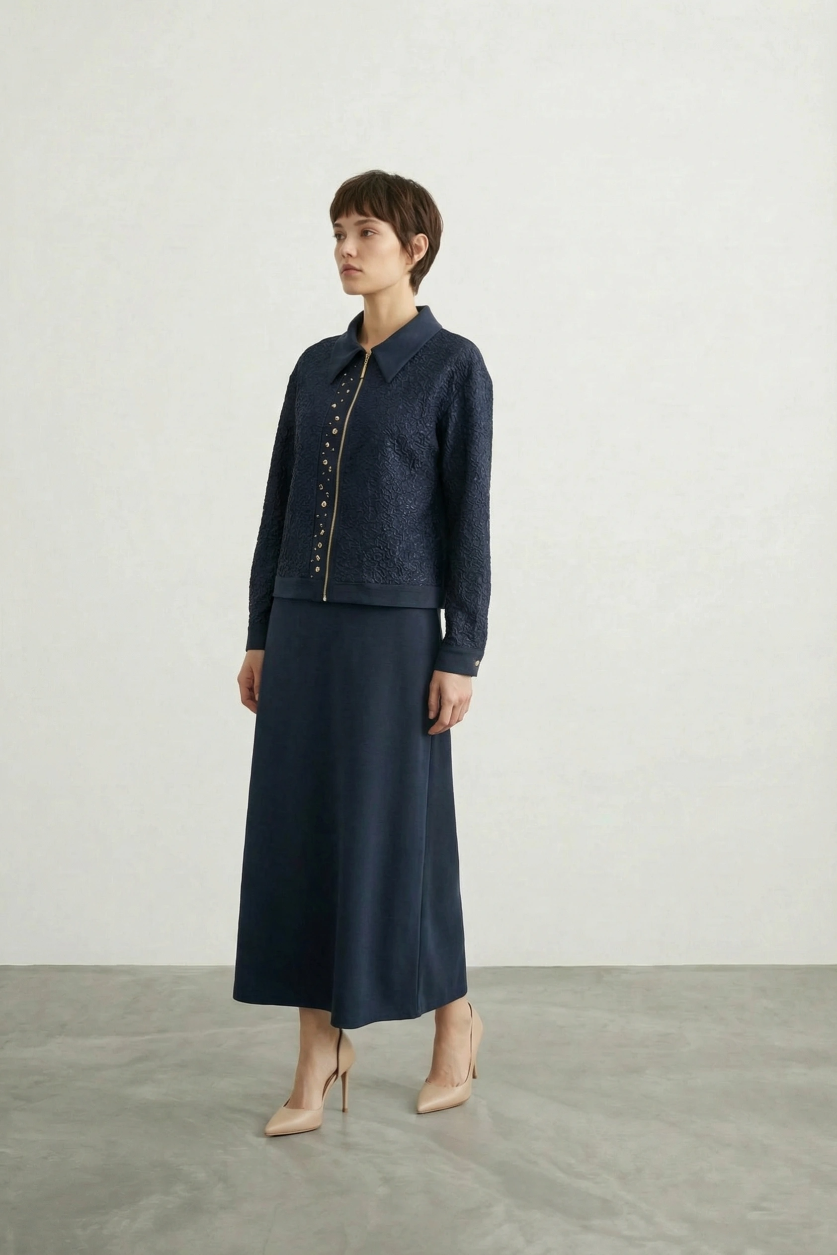 Taş İşlemeli Parlak Kumaş detaylı Qupra Kumaş Takım Lacivert