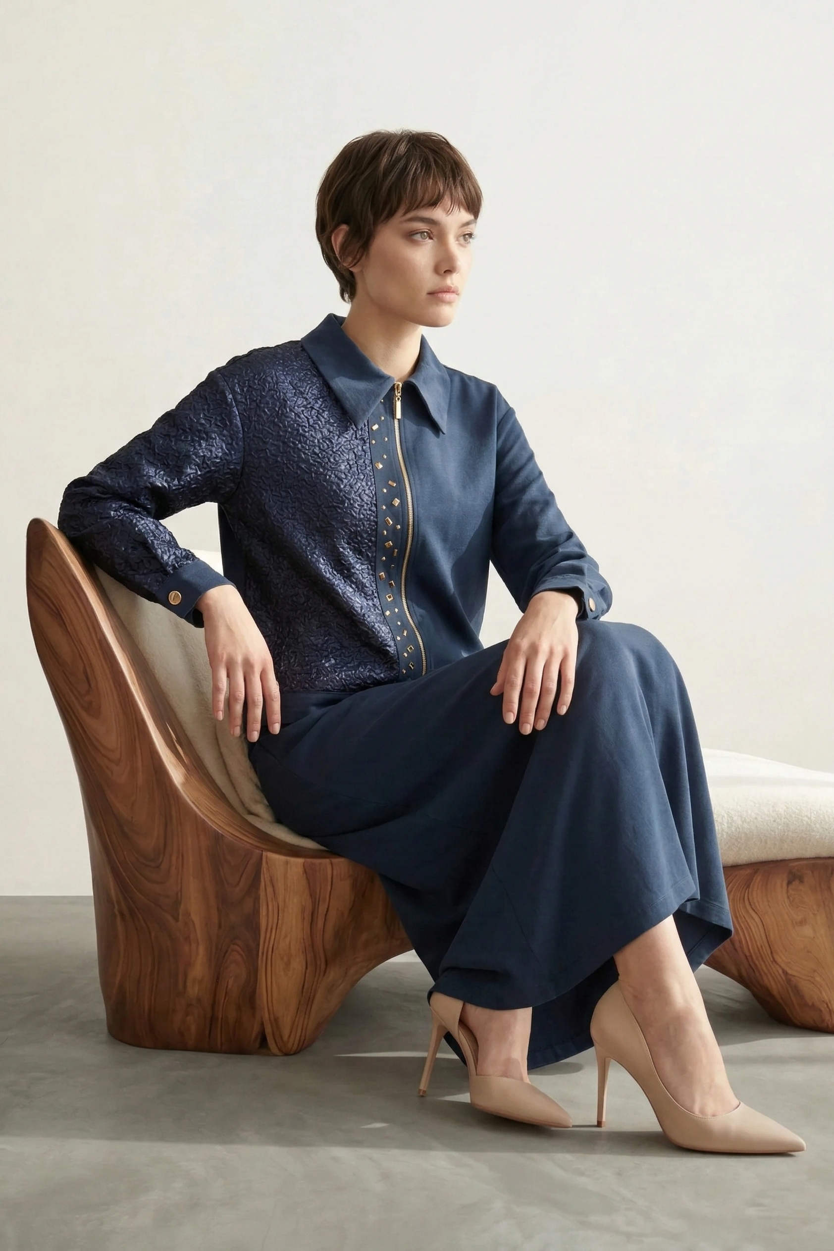 Taş İşlemeli Parlak Kumaş detaylı Qupra Kumaş Takım Lacivert