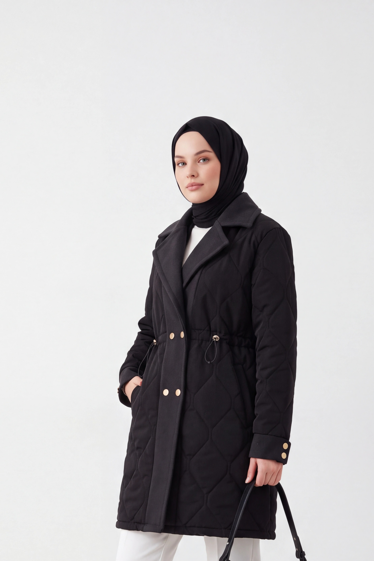 Kaşe Detaylı Kapitone Mont Siyah
