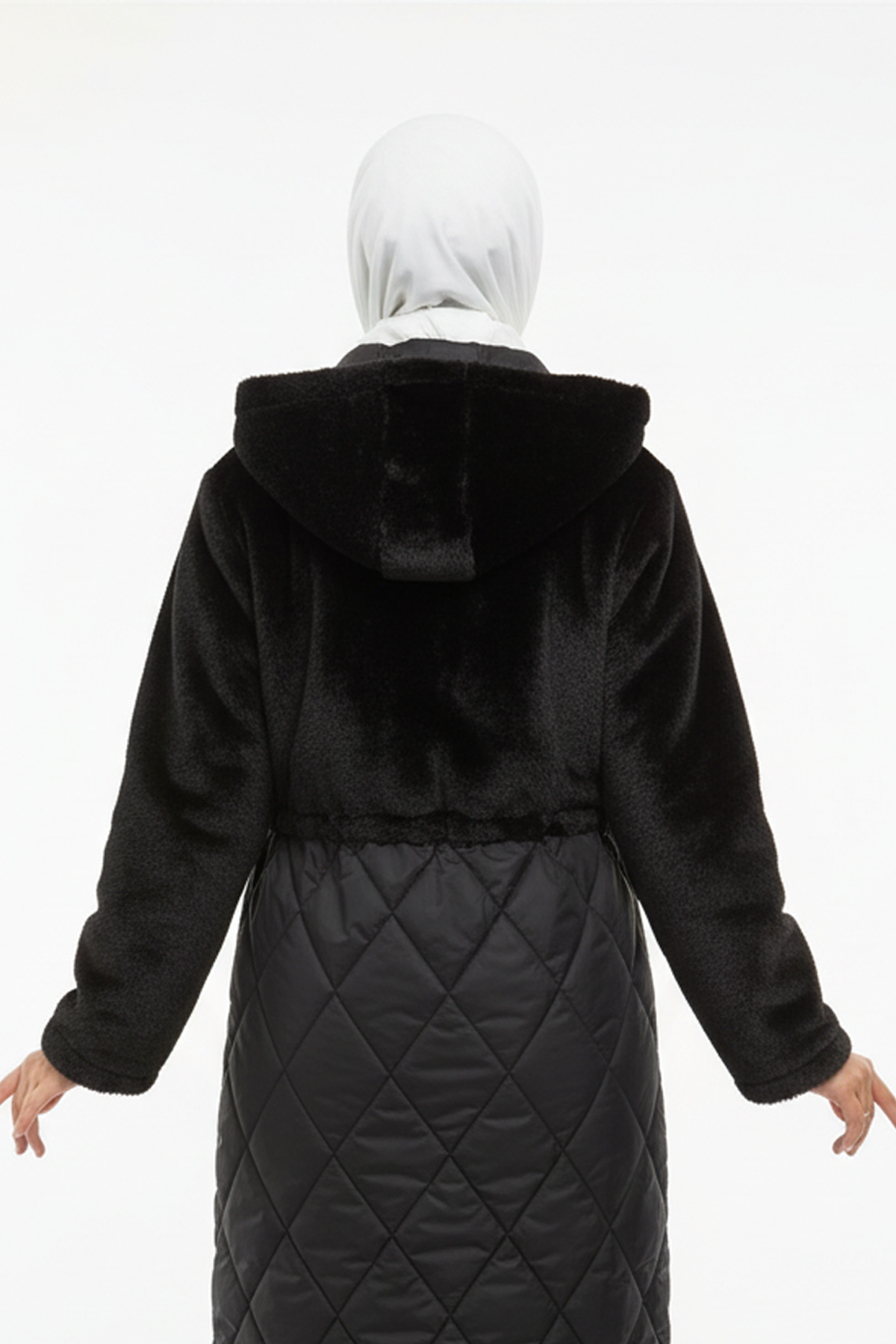 Kapüşonlu Kürklü Kapitone Mont Siyah