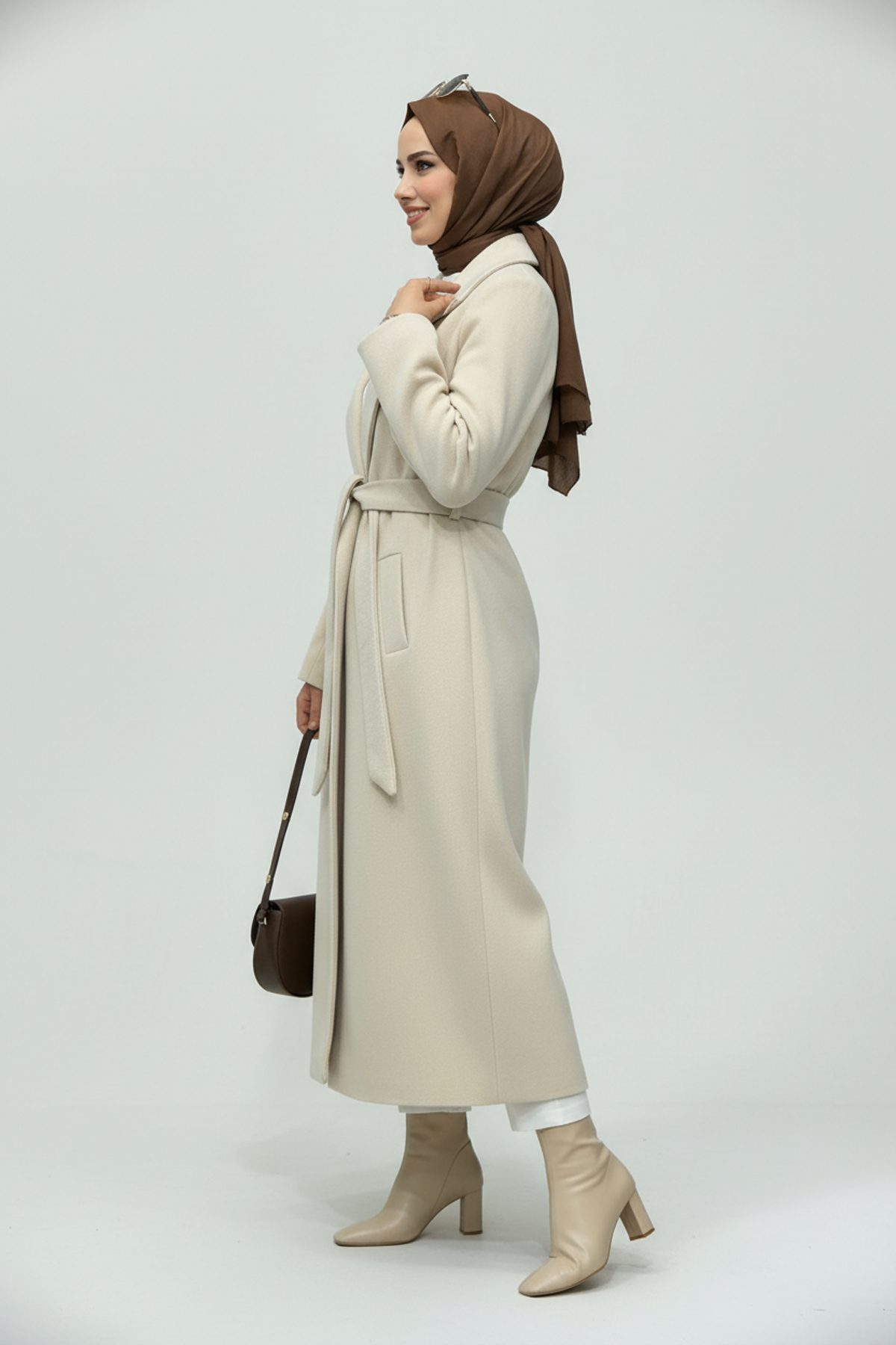 Belden Bağlamalı Kaşe Kumaş Kaban Bej