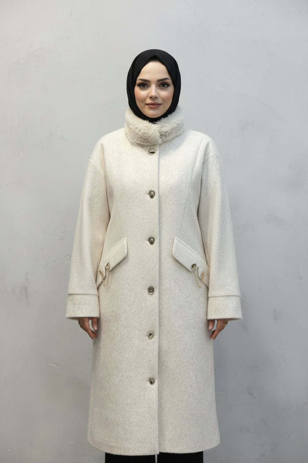 Yakası Kürk Detaylı Angora Kaban Ekru