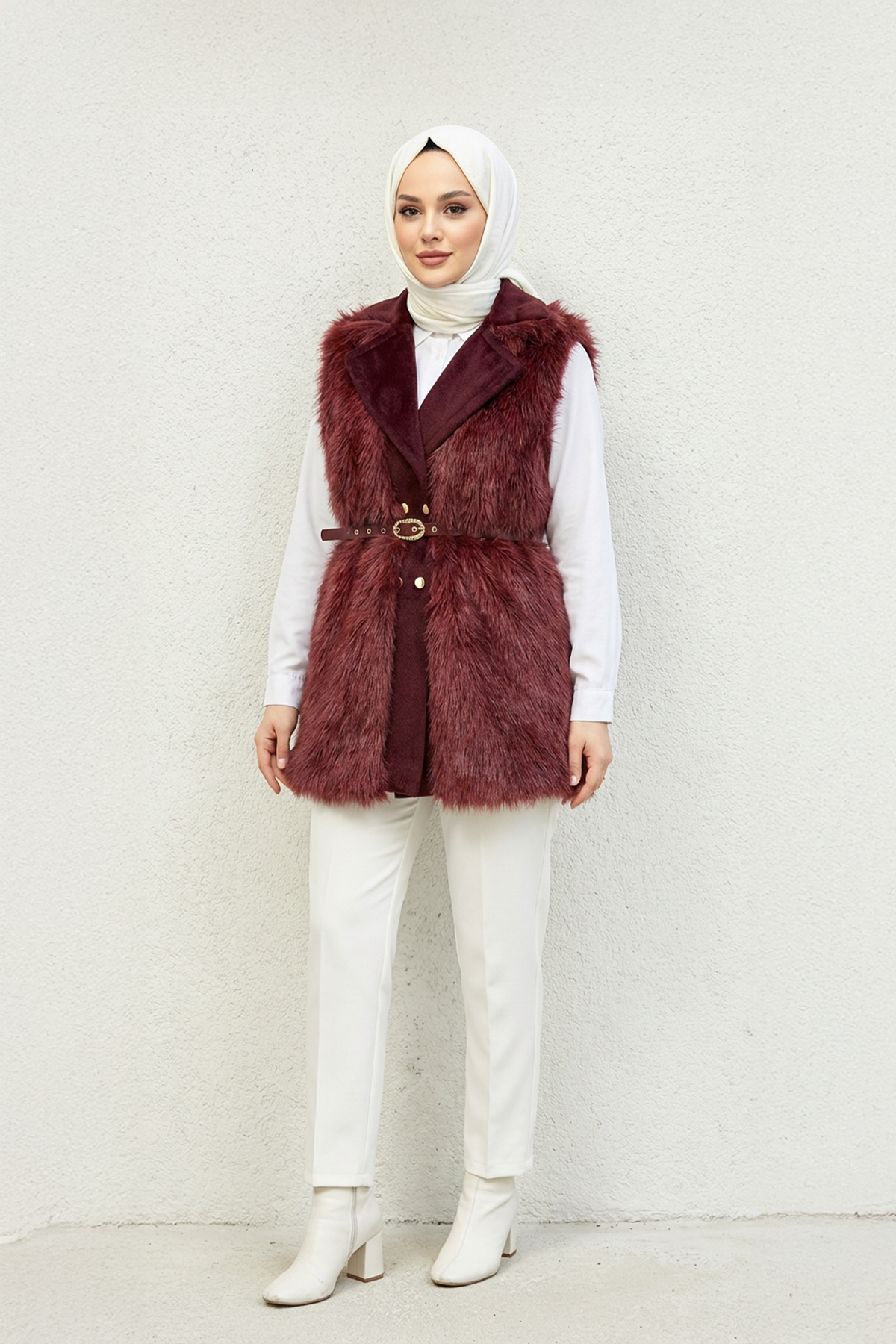 Deri Kemer Detaylı Peluş Yelek Bordo