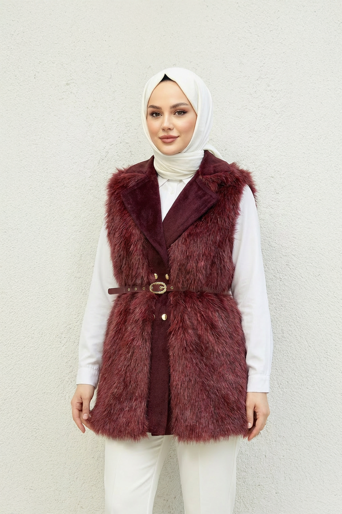 Deri Kemer Detaylı Peluş Yelek Bordo