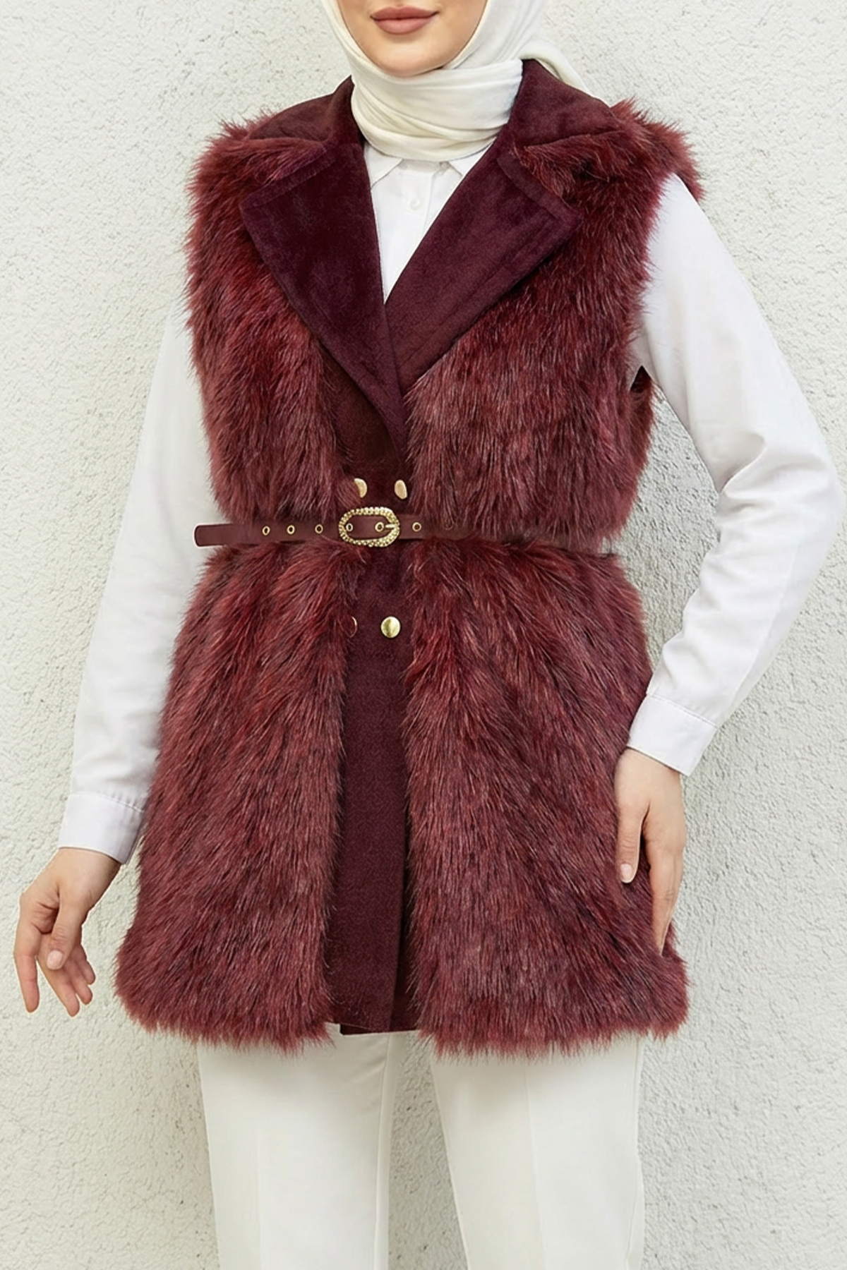 Deri Kemer Detaylı Peluş Yelek Bordo