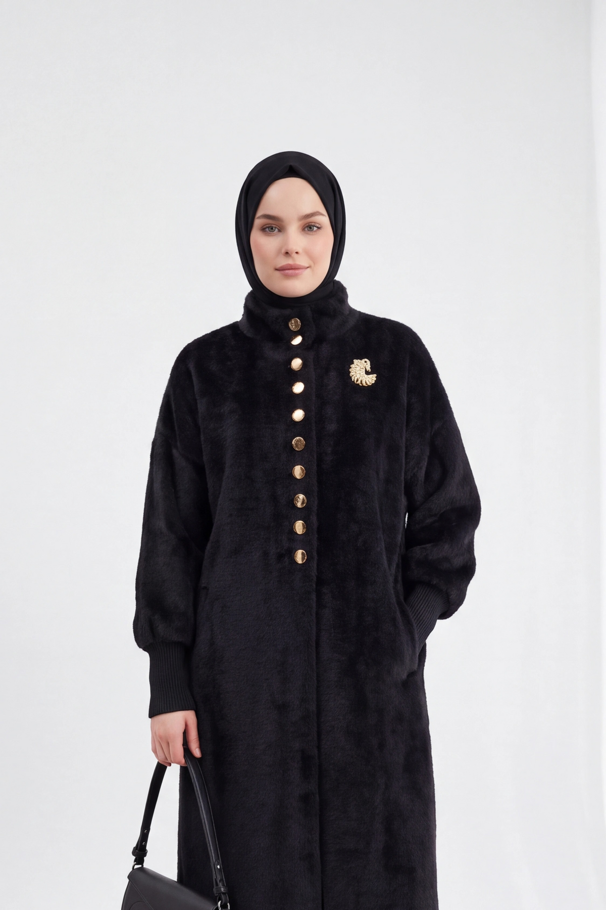 Broş Detaylı Angora Kaban Siyah