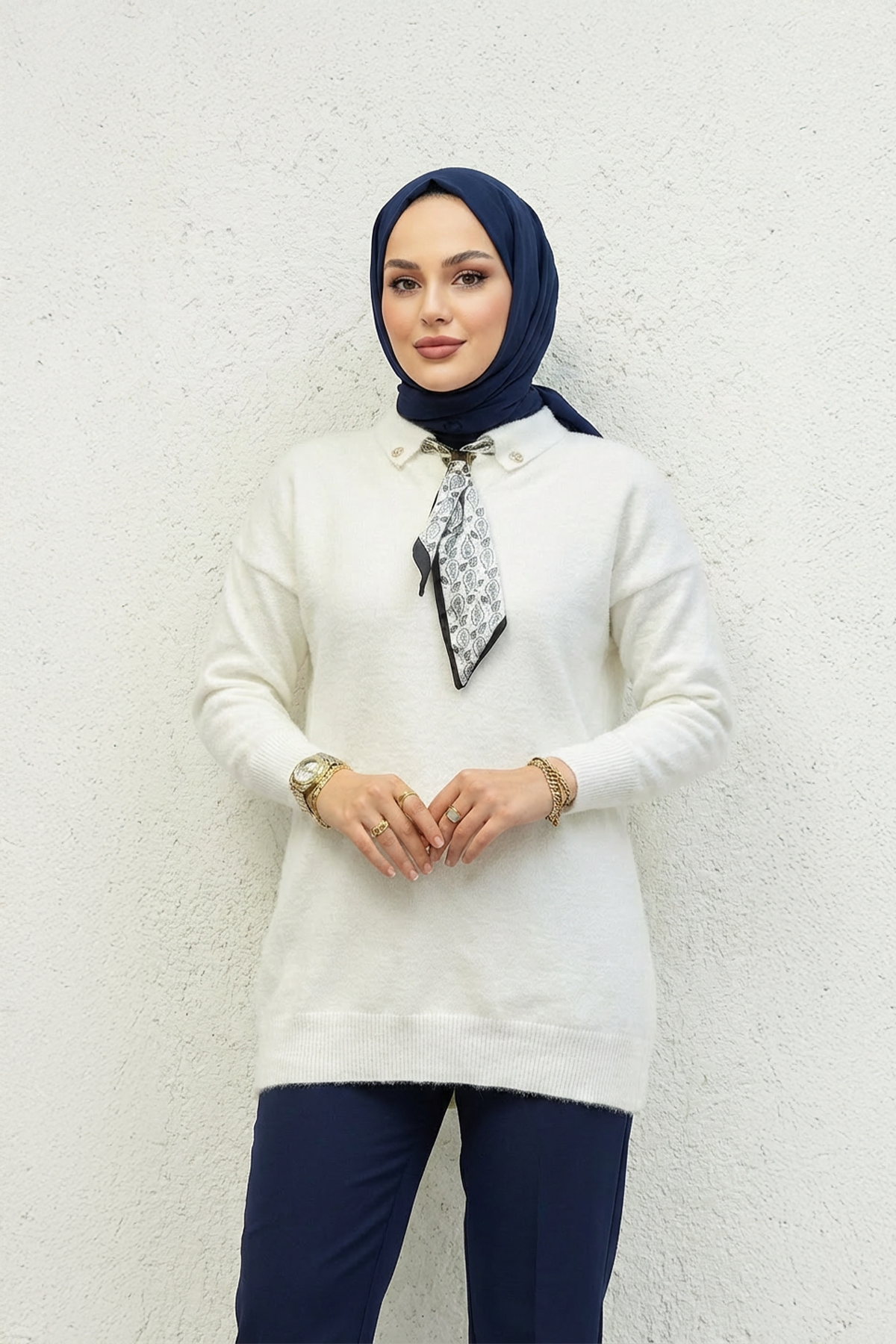 Yakası Fularlı Kazak Ekru