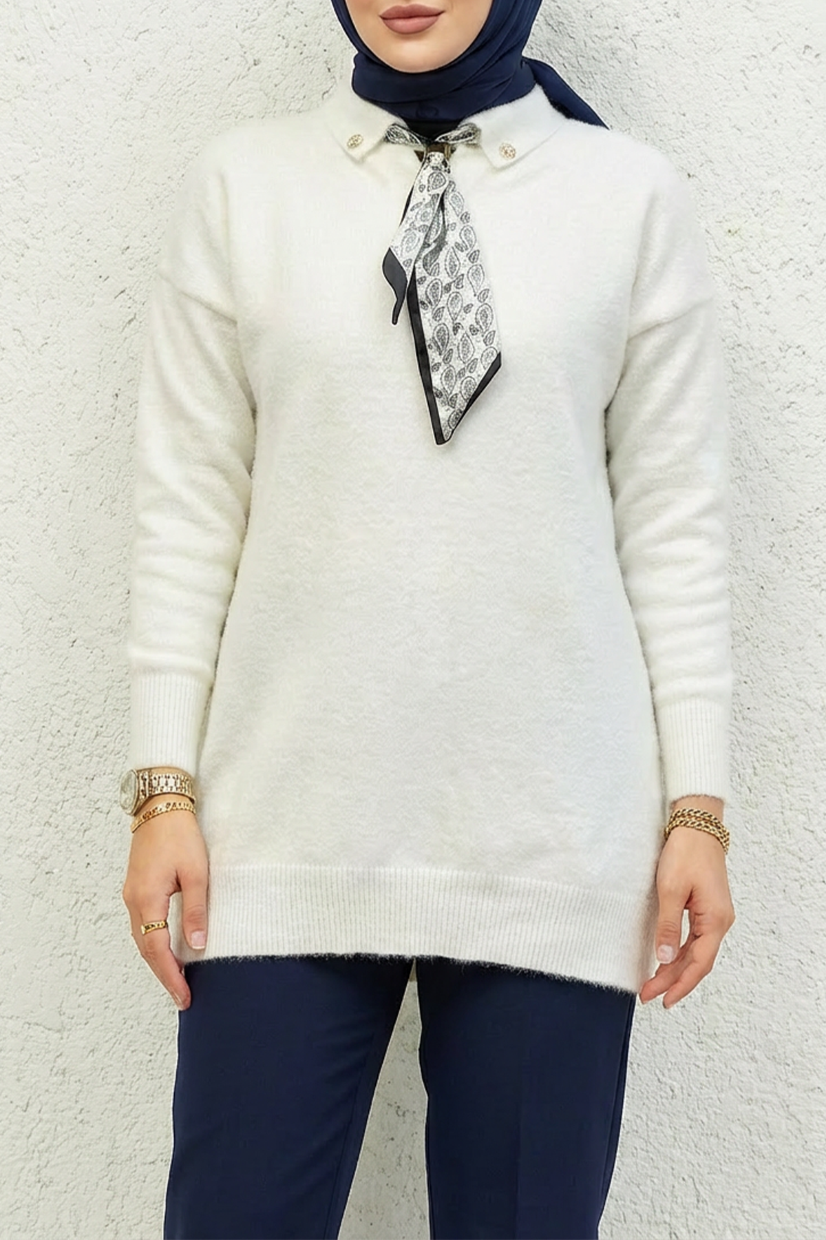Yakası Fularlı Kazak Ekru