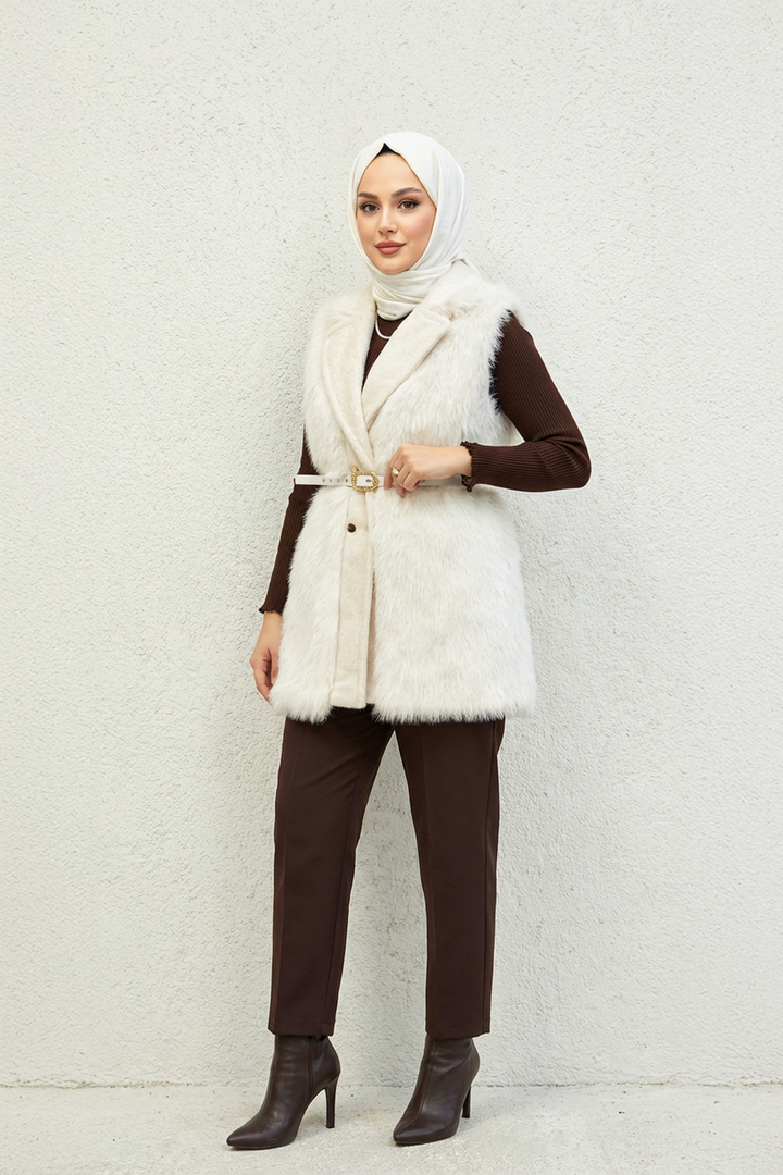 Deri Kemer Detaylı Peluş Yelek Ekru