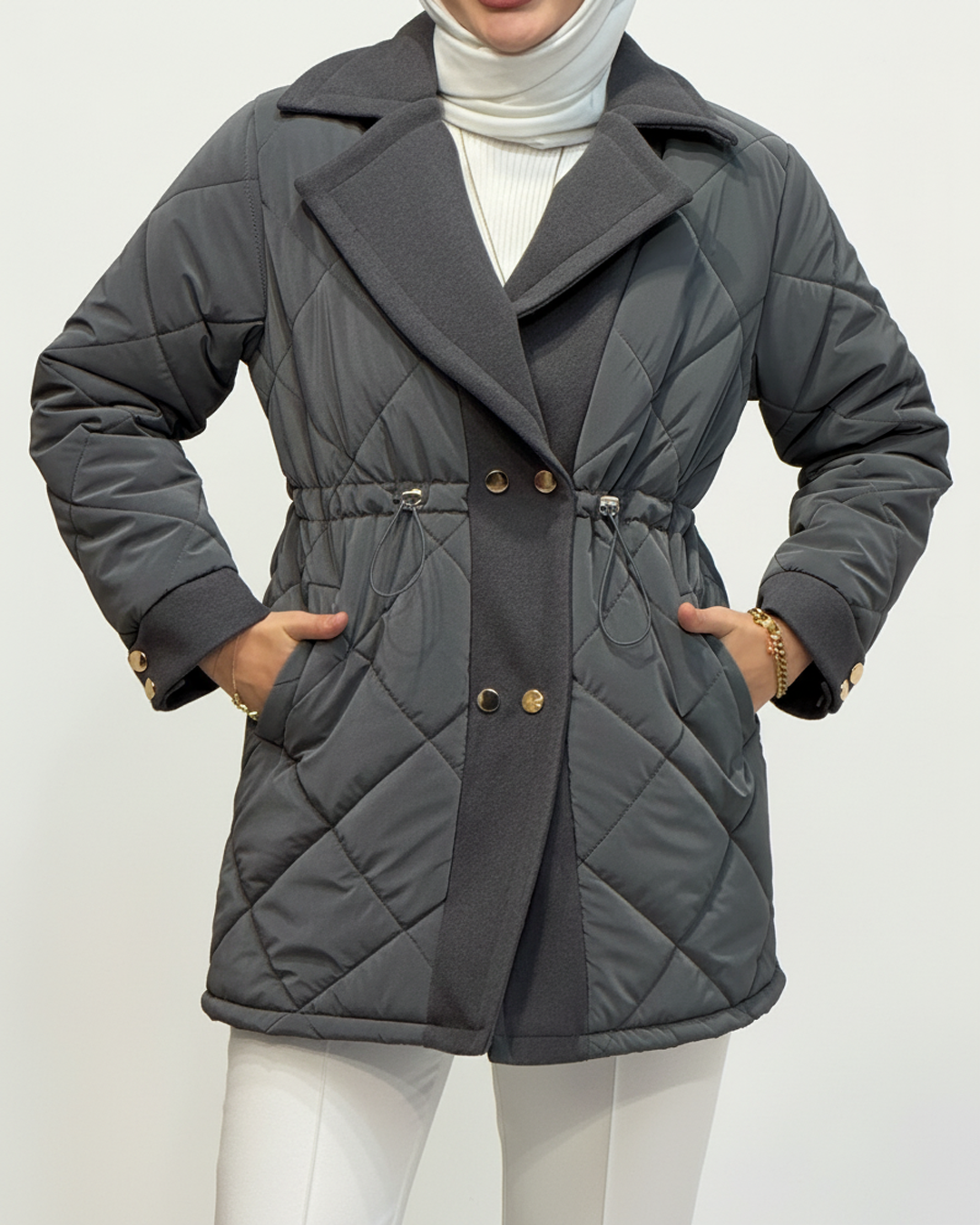 Kaşe Detaylı Kapitone Mont Gri