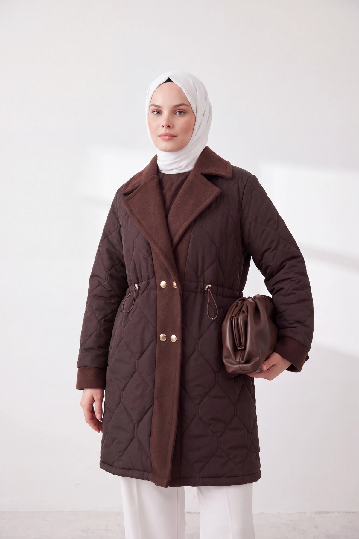 Kaşe Detaylı Kapitone Mont Kahve