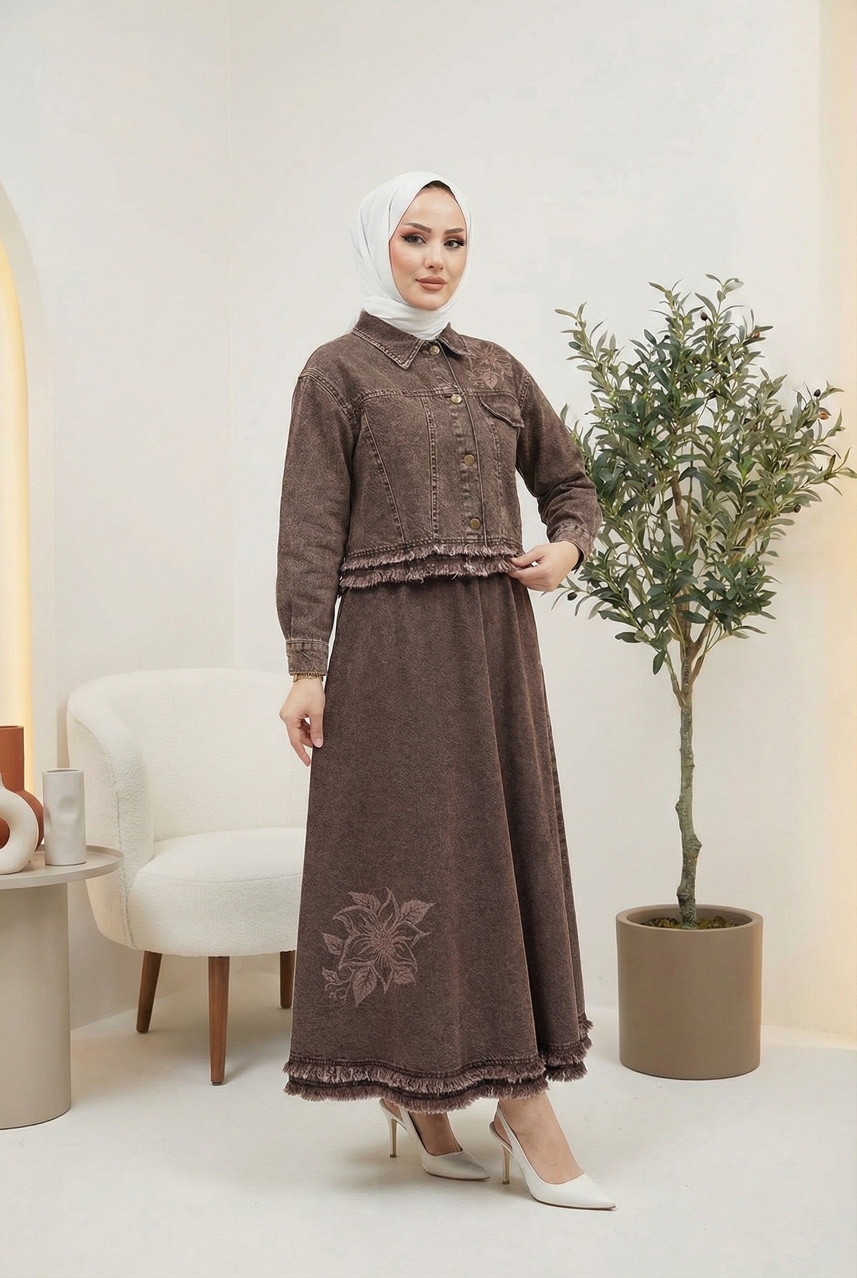 Çiçek Nakışlı Kot Ceket & Etek Takım Kahverengi