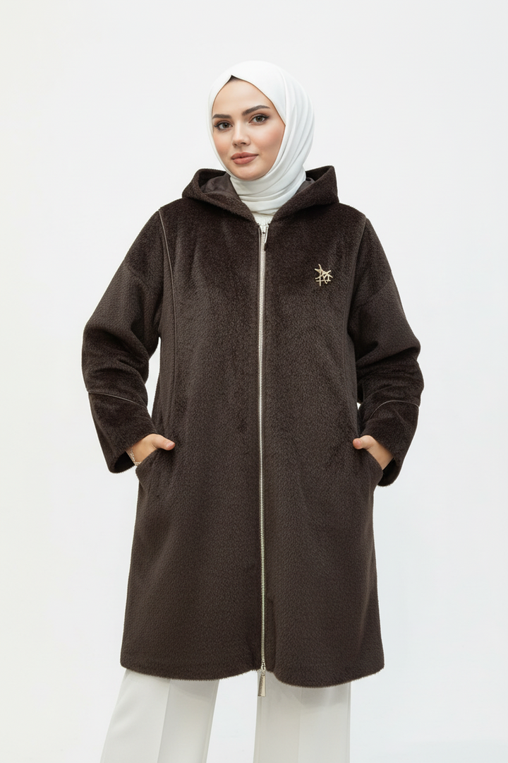 Broş Detaylı Kapüşonlu Angora Kaban Kahve