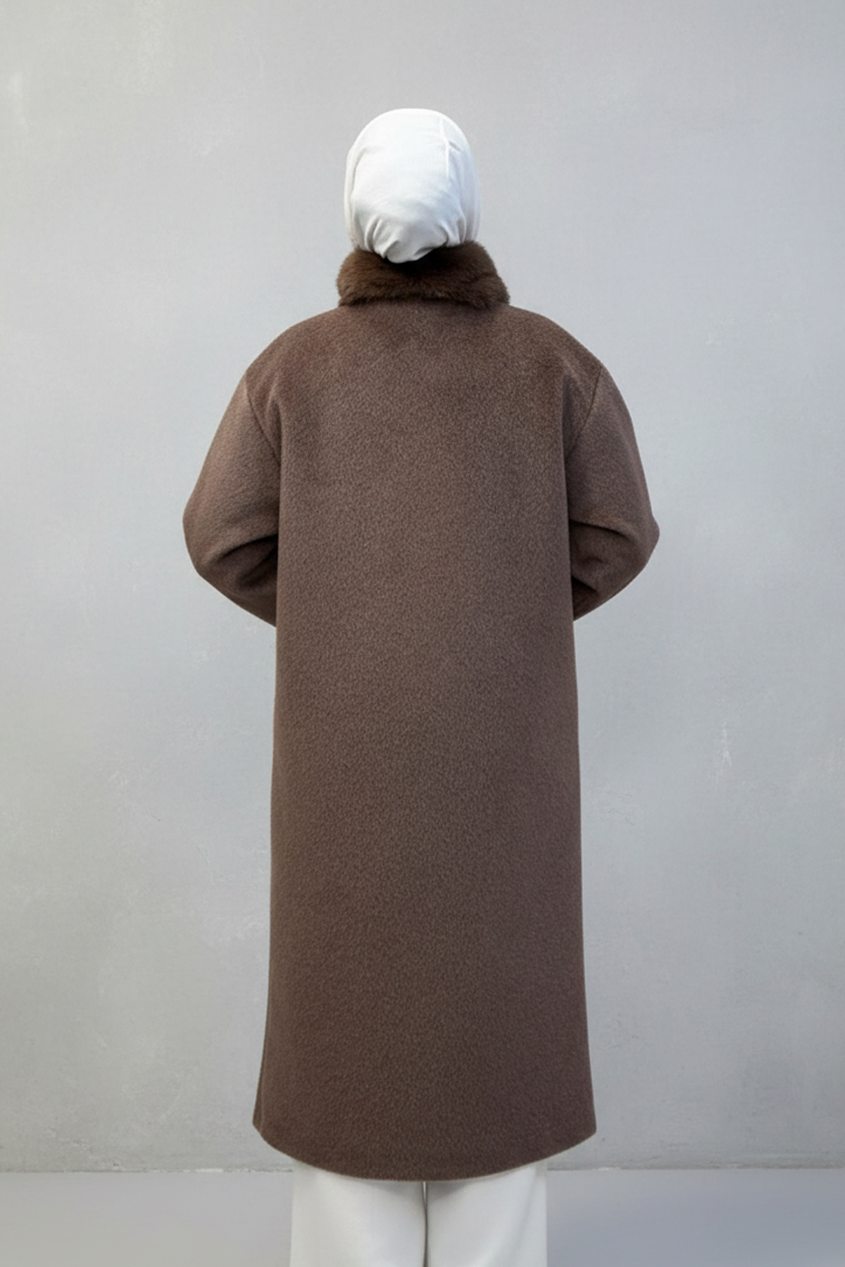 Yakası Kürk Detaylı Angora Kaban Kahve