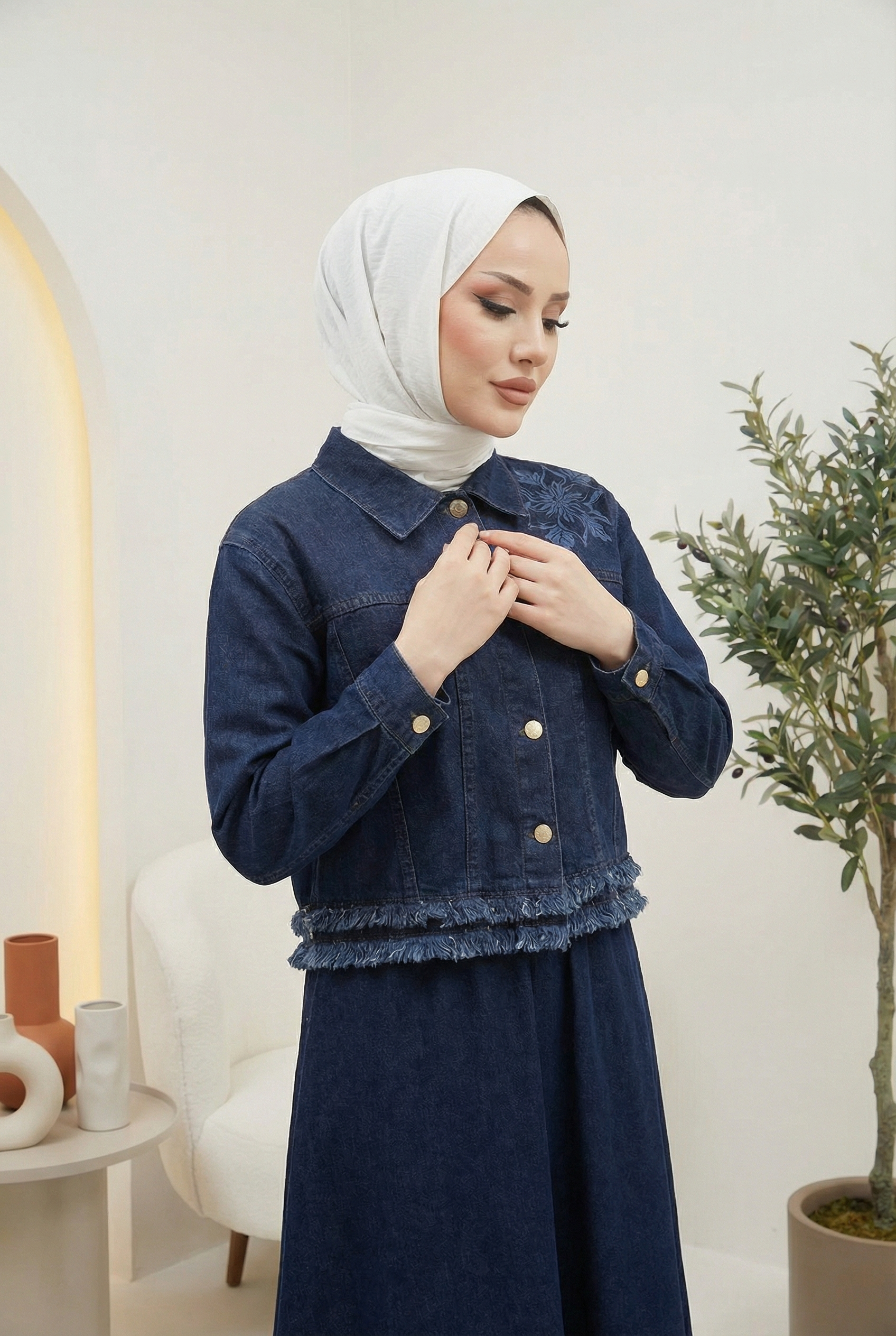 Çiçek Nakışlı Kot Ceket & Etek Takım Lacivert