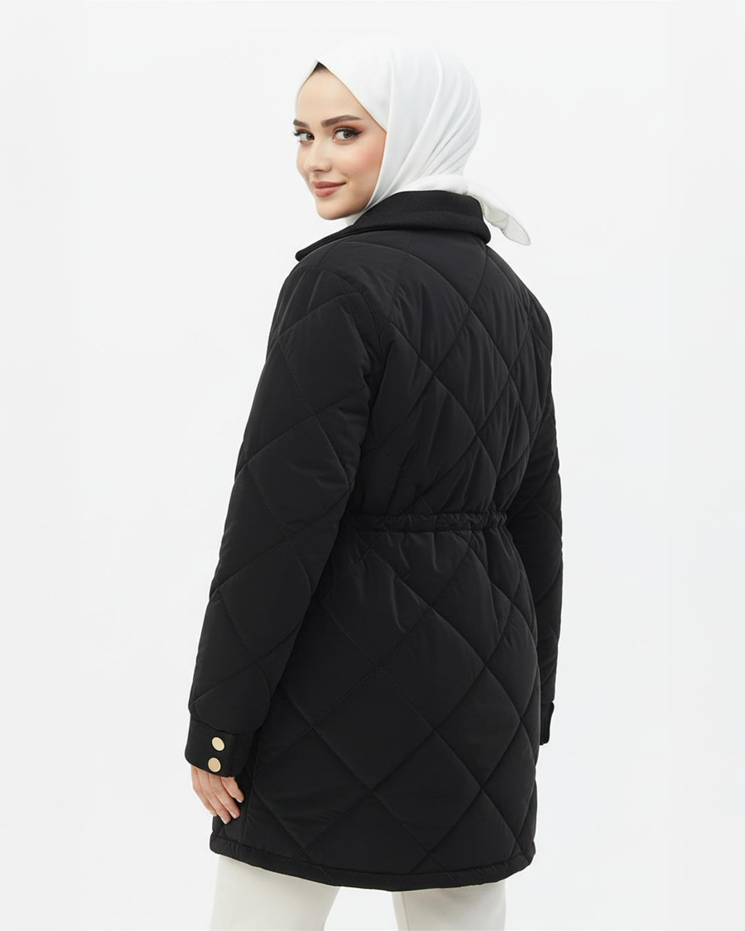 Kaşe Detaylı Kapitone Mont Siyah