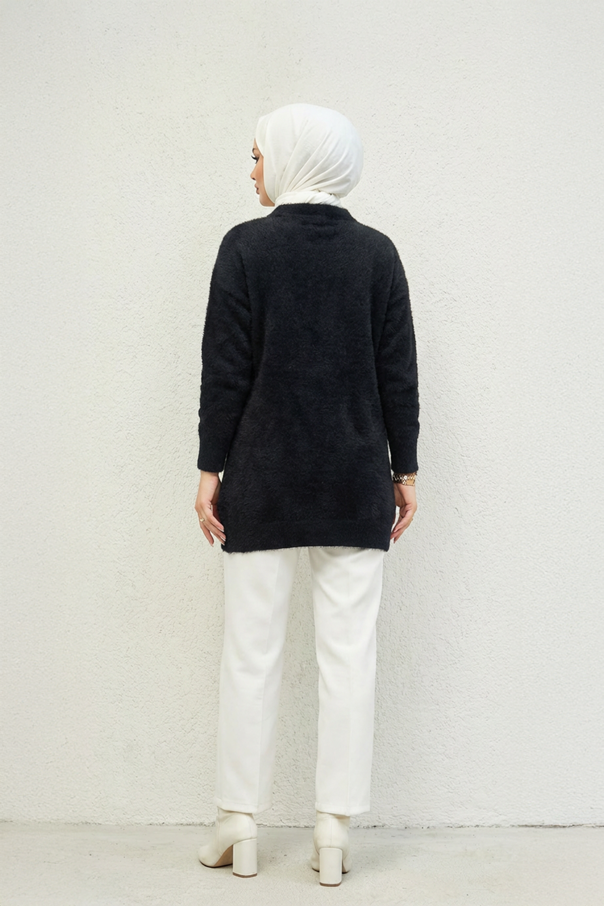 Yakası Fularlı Kazak Siyah