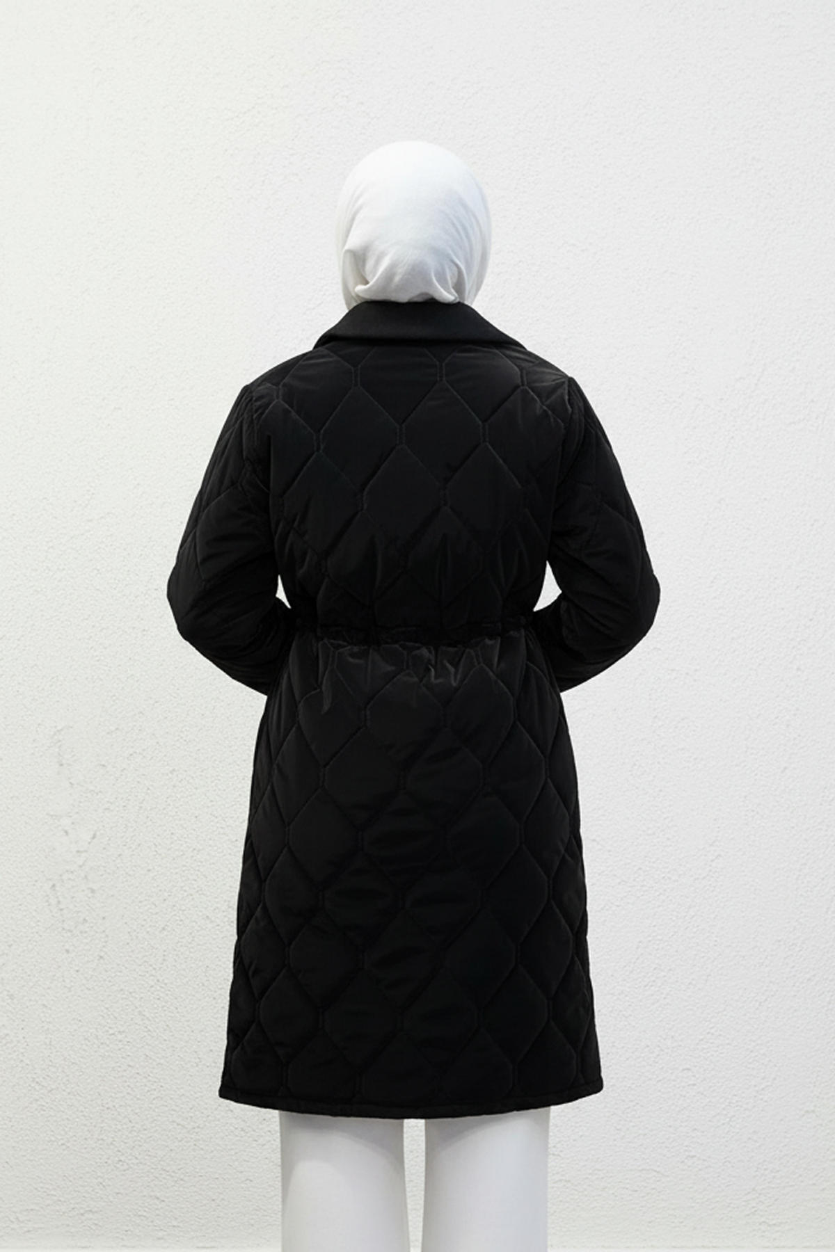 Kaşe Detaylı Kapitone Kaban Siyah