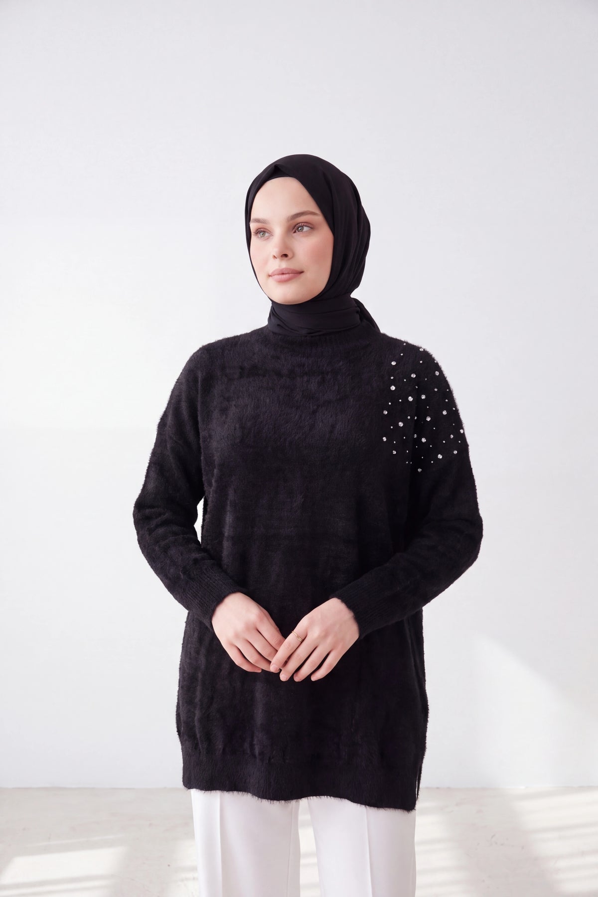 Taş İşlemeli Triko Kumaş Kazak Siyah
