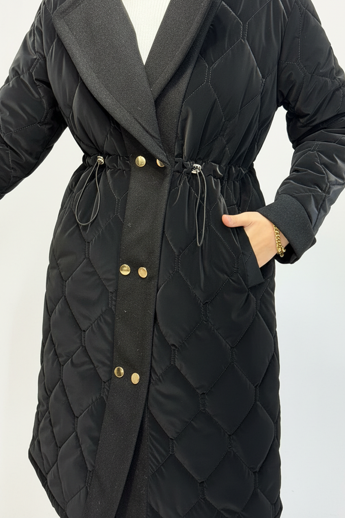 Kaşe Detaylı Kapitone Kaban Siyah