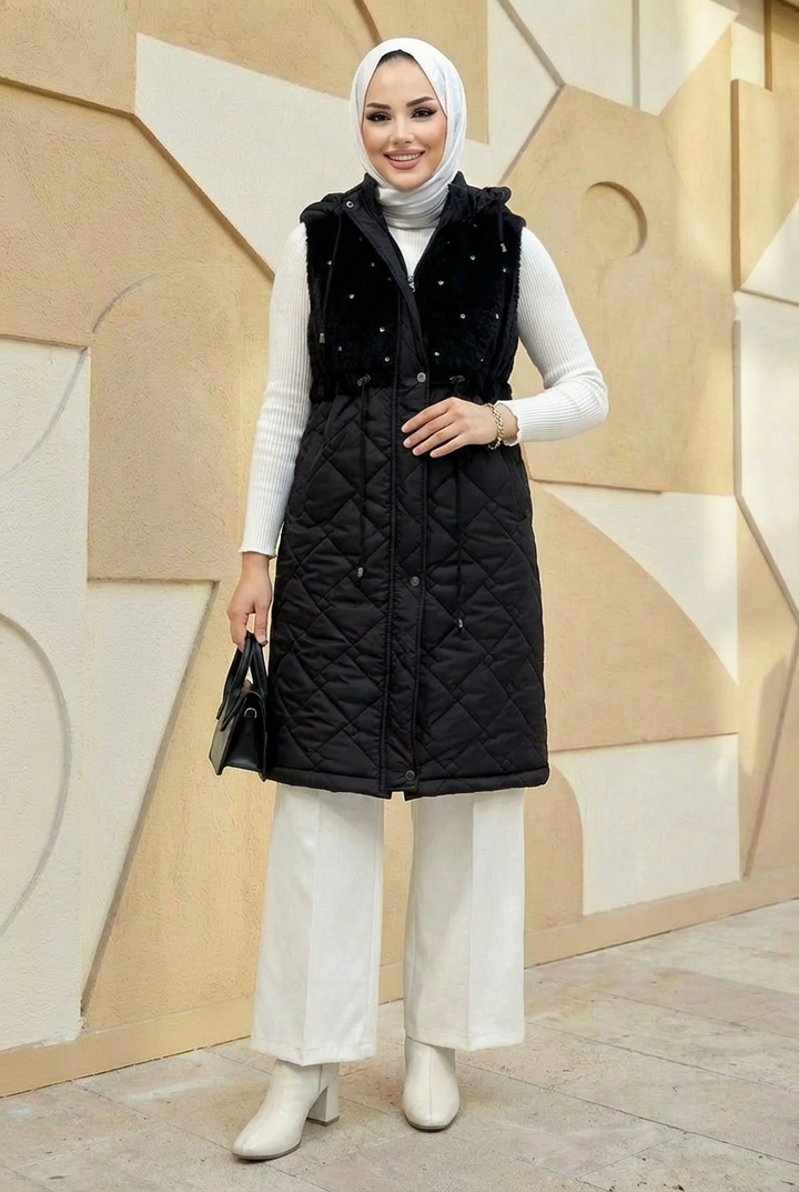 Taş İşlemeli Kürk Detaylı Kapitone Yelek Siyah