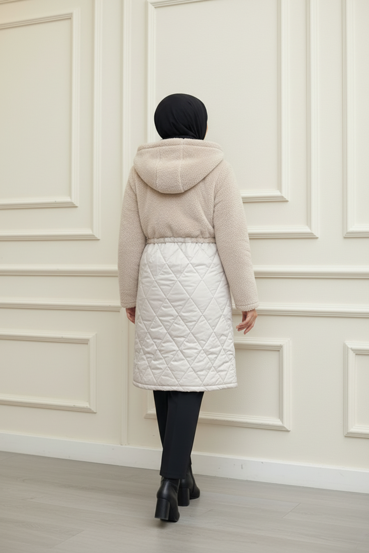 Kapüşonlu Kürklü Kapitone Mont Bej