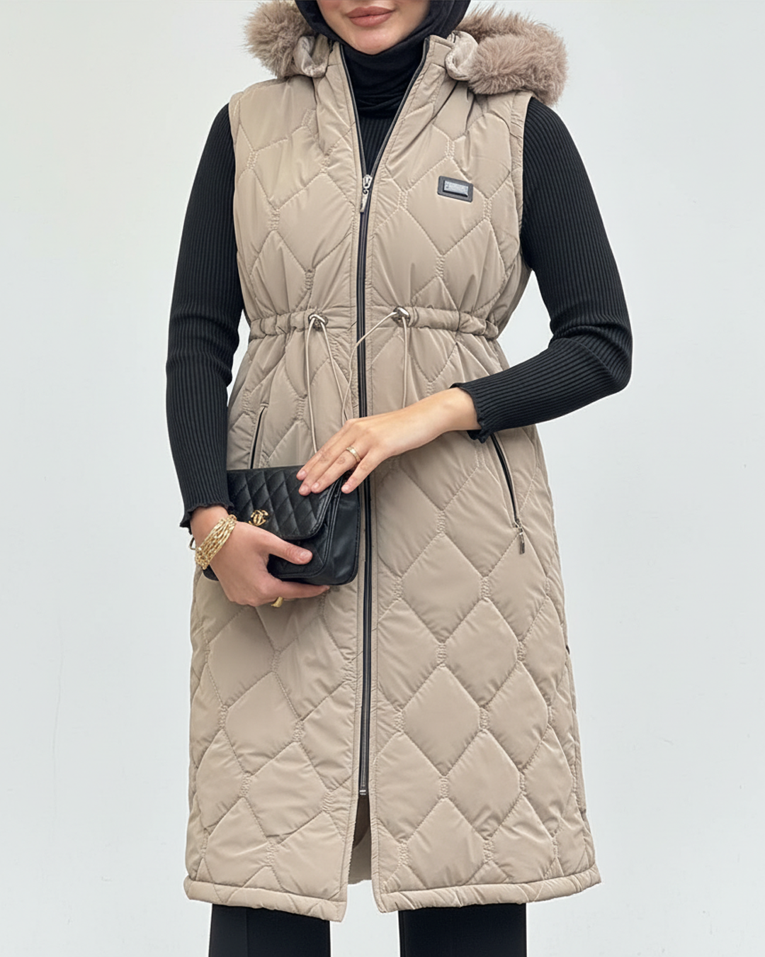 Kürk Detaylı Ara Boy Kapitone Yelek Vizon