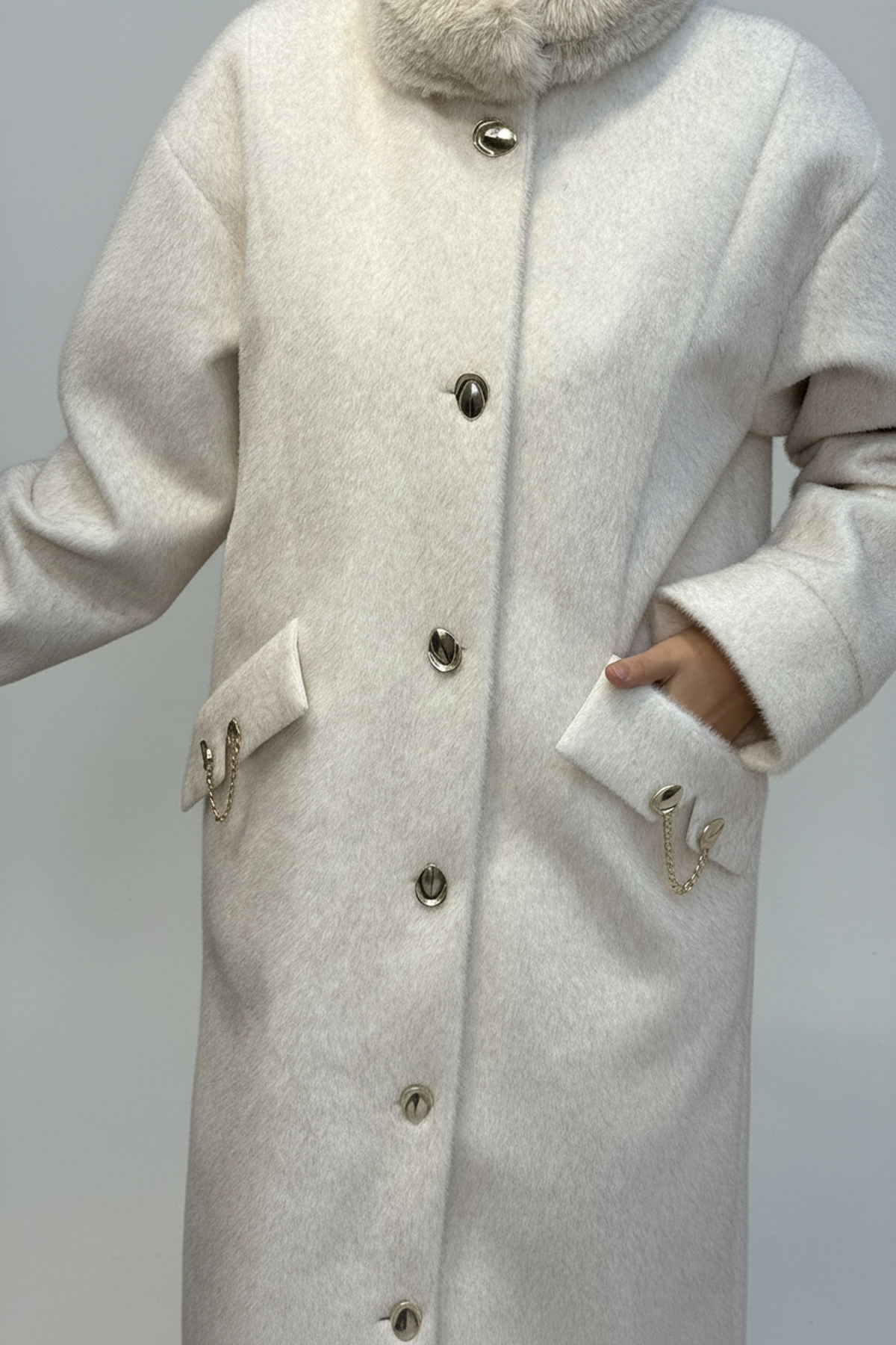 Yakası Kürk Detaylı Angora Kaban Ekru