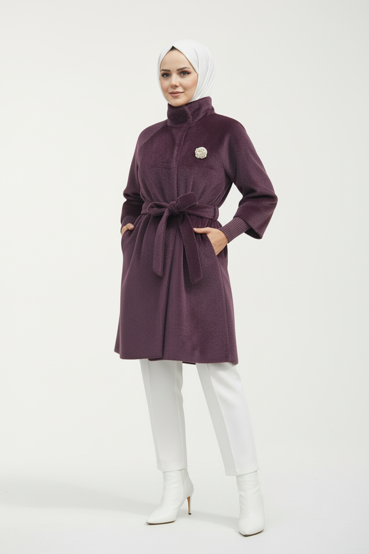 Broş Detaylı Kaşe Kumaş Kaban Mürdüm