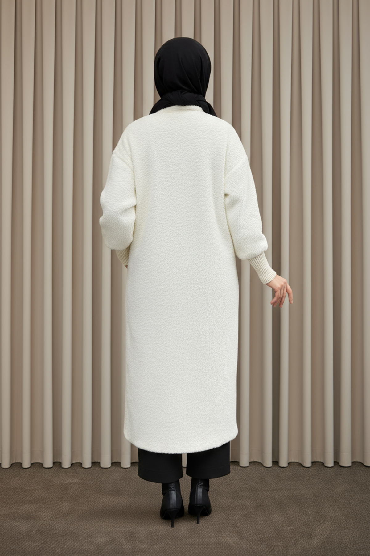 Özel Tasarım Gold Düğmeli Kaban Ekru