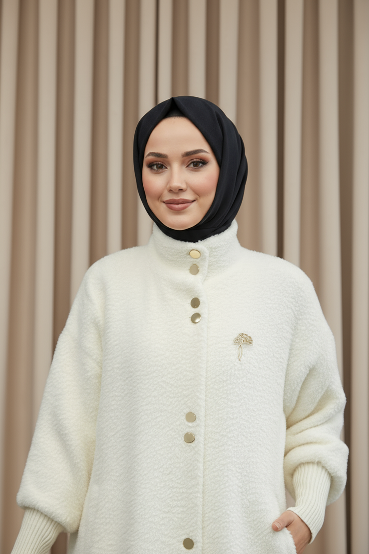 Özel Tasarım Gold Düğmeli Kaban Ekru